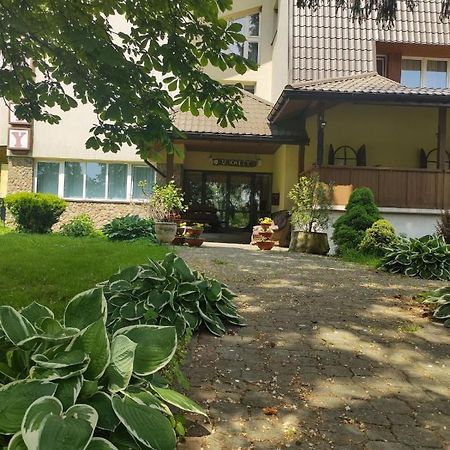 Zajazd U Kmity Postolow Exterior photo